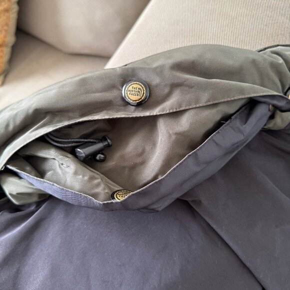 Heavy duty Gore Tex Northface Jacket - Picture 5 of 6